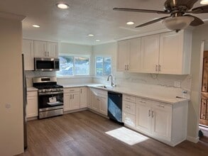 3024 Berros St in Simi Valley, CA - Building Photo - Building Photo