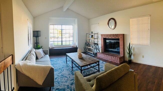604 Coleman Dr in Lompoc, CA - Foto de edificio - Building Photo