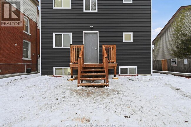 547 Dougall Ave in Windsor, ON - Building Photo - Building Photo