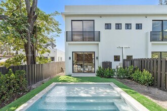 4715 N Miami Ave in Miami, FL - Building Photo - Building Photo
