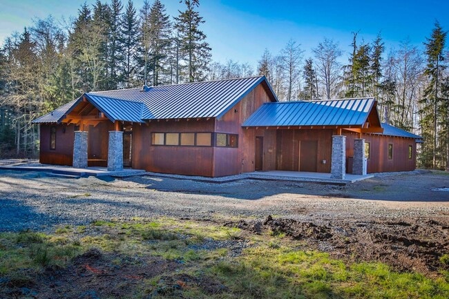 property at 673 E Peters Rd