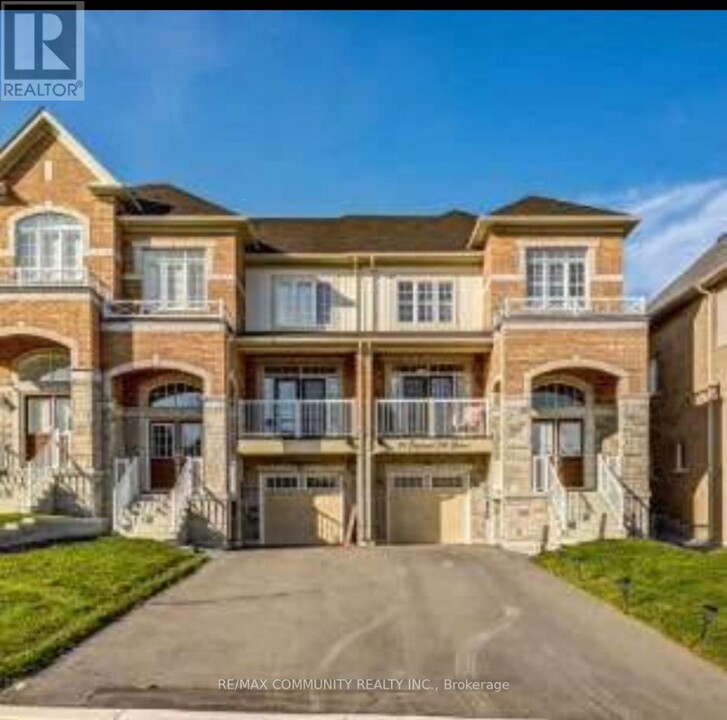 116 Elephant Hill Dr in Bowmanville, ON - Building Photo