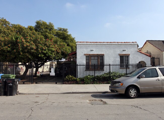 6532 S Victoria Ave in Los Angeles, CA - Building Photo - Building Photo