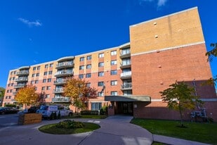 L'Ambiance Ouest in Dollard-des-Ormeaux, QC - Building Photo