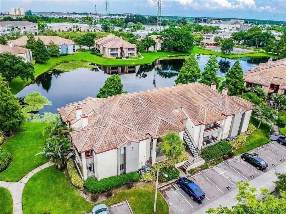 10265 Gandy Blvd N in St. Petersburg, FL - Building Photo