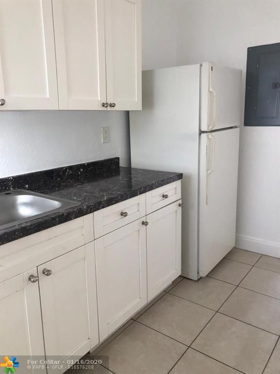 609 NW 2nd Ave in Hallandale Beach, FL - Building Photo - Building Photo