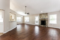 8778 Hammond Forest Dr in Jacksonville, FL - Building Photo - Building Photo