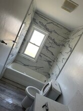 12 Saint Lawrence St in Manchester, CT - Building Photo - Building Photo