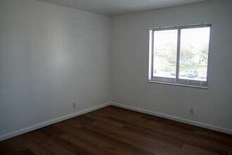 3720 N Pine Island Rd, Unit 334 in Sunrise, FL - Foto de edificio - Building Photo