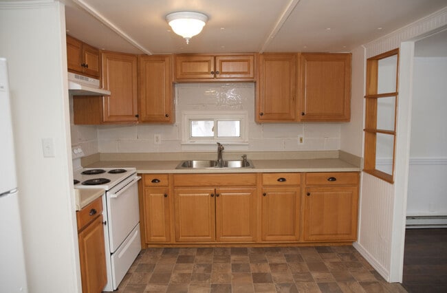 44 Standish St in Plattsburgh, NY - Building Photo - Building Photo