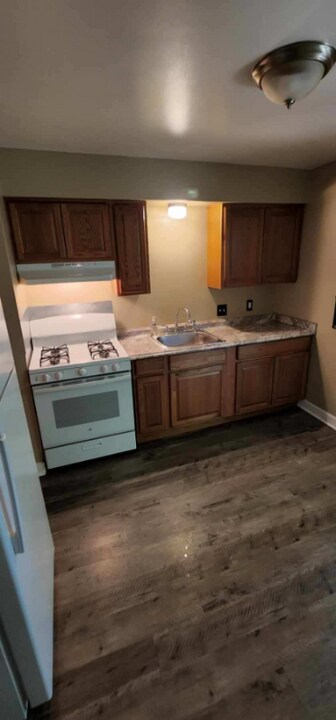 57 Willow Dr-Unit -1 in Youngstown, OH - Building Photo