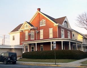 401 E Main St in Palmyra, PA - Building Photo