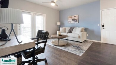 11022 Culebra Rd in San Antonio, TX - Foto de edificio - Building Photo