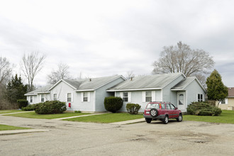 Woodside Ridge Apartments in Portage, MI - Building Photo - Building Photo