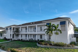 The Oaks on Henry in Punta Gorda, FL - Building Photo - Building Photo