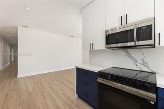 6852 NW 4th Ave in Miami, FL - Building Photo - Building Photo