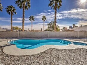 4572 Wisconsin Ave in Las Vegas, NV - Building Photo - Building Photo