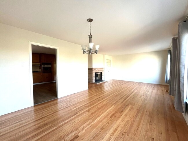 393 2nd Ave in Colma, CA - Building Photo - Building Photo