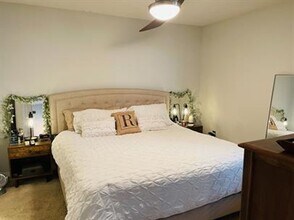 611 Olmsted Park Pl in Charlotte, NC - Building Photo - Building Photo