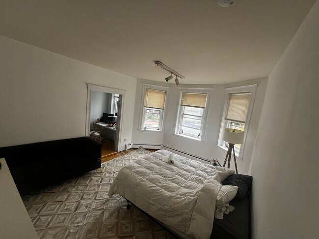 315 Harvard St, Unit 1