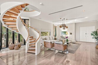 401 E Rivo Alto Dr in Miami Beach, FL - Building Photo - Building Photo