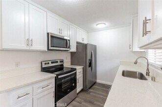 6520 Shirley Ave in Los Angeles, CA - Building Photo - Building Photo