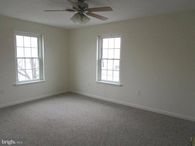 136 N Place Ln in Strasburg, VA - Building Photo - Building Photo