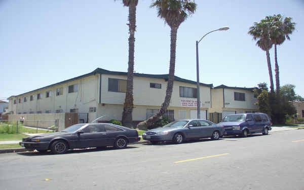 Dawson Apartments in Long Beach, CA - Building Photo