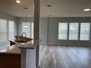 12910 Redbud Shores Ln in Houston, TX - Building Photo - Building Photo