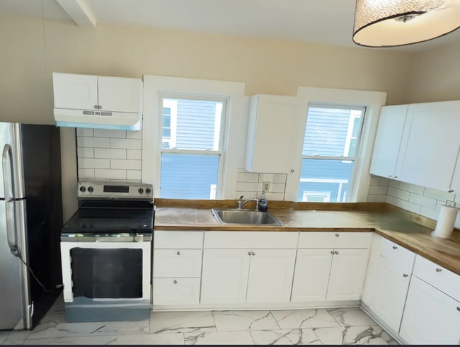 89 S Cherry St, Unit 2 in Poughkeepsie, NY - Building Photo - Building Photo