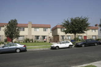 1145 Thompson Ave in Glendale, CA - Foto de edificio - Building Photo