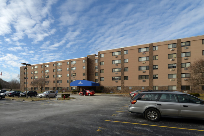 Waterview Apartments in Woonsocket, RI - Building Photo - Building Photo