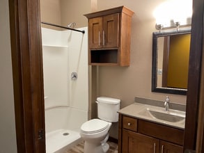 131 N Santa Fe Ave in Salina, KS - Foto de edificio - Building Photo