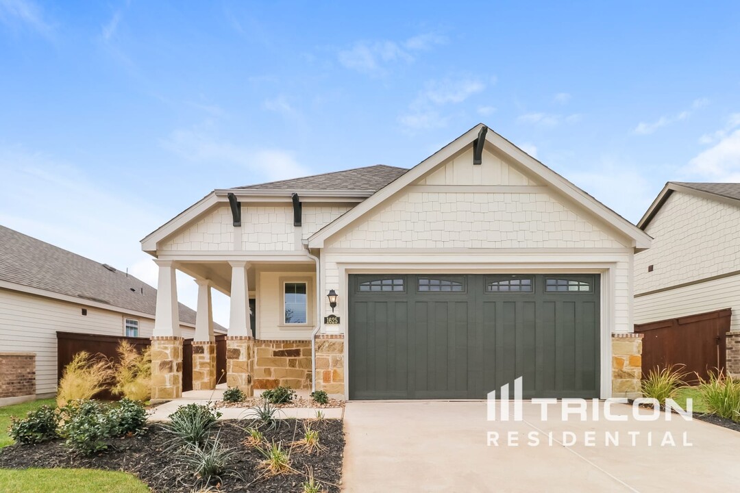 1625 Mexican Heather Dr in Leander, TX - Building Photo