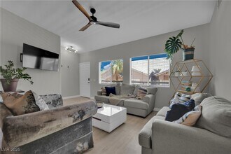 2000 Turquoise Ridge St in Las Vegas, NV - Building Photo - Building Photo