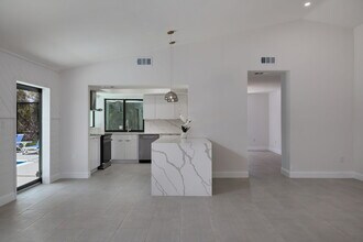 9436 Sage Ct in Sanibel, FL - Building Photo - Building Photo