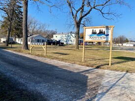 9762 N River Rd in Clay Township, MI - Building Photo