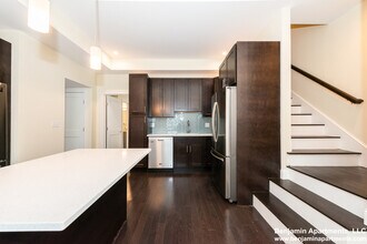 10 Marion St, Unit 1 in Medford, MA - Foto de edificio - Building Photo