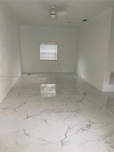 4744 NE Miami Ct in Miami, FL - Building Photo - Building Photo