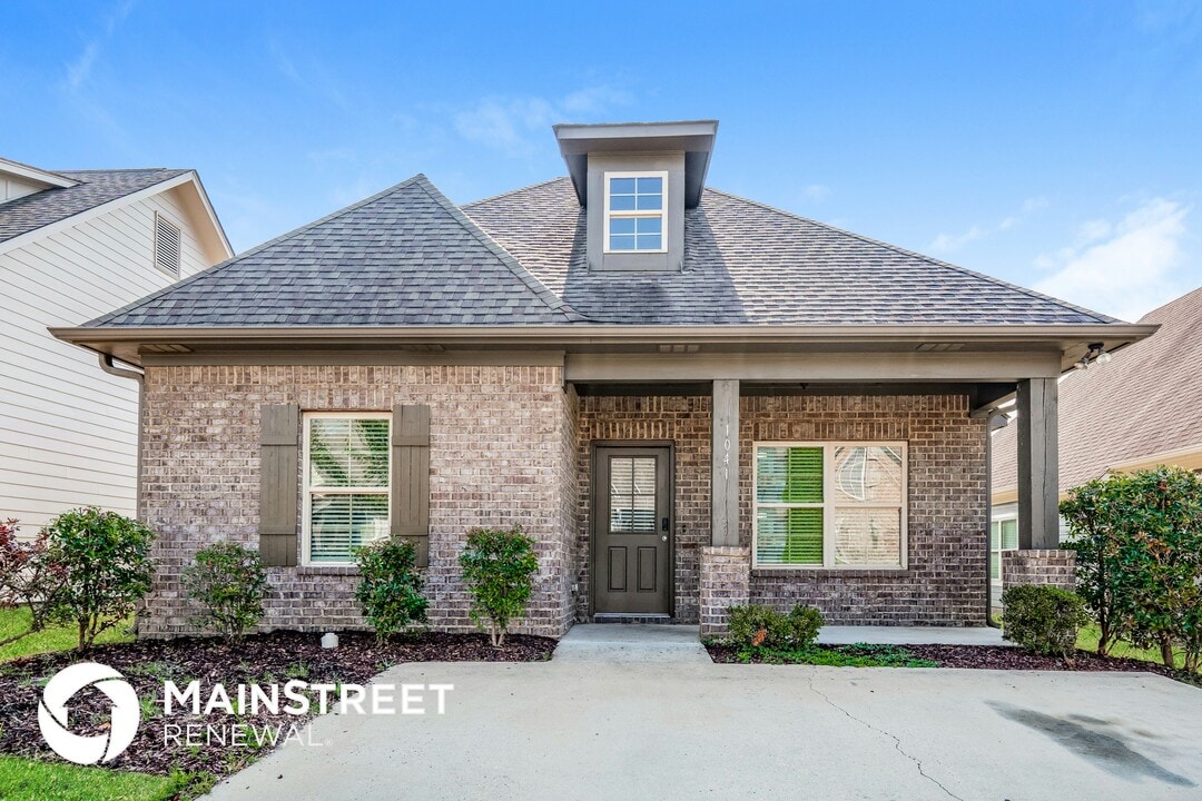 1041 Crawford Ct in Chelsea, AL - Foto de edificio