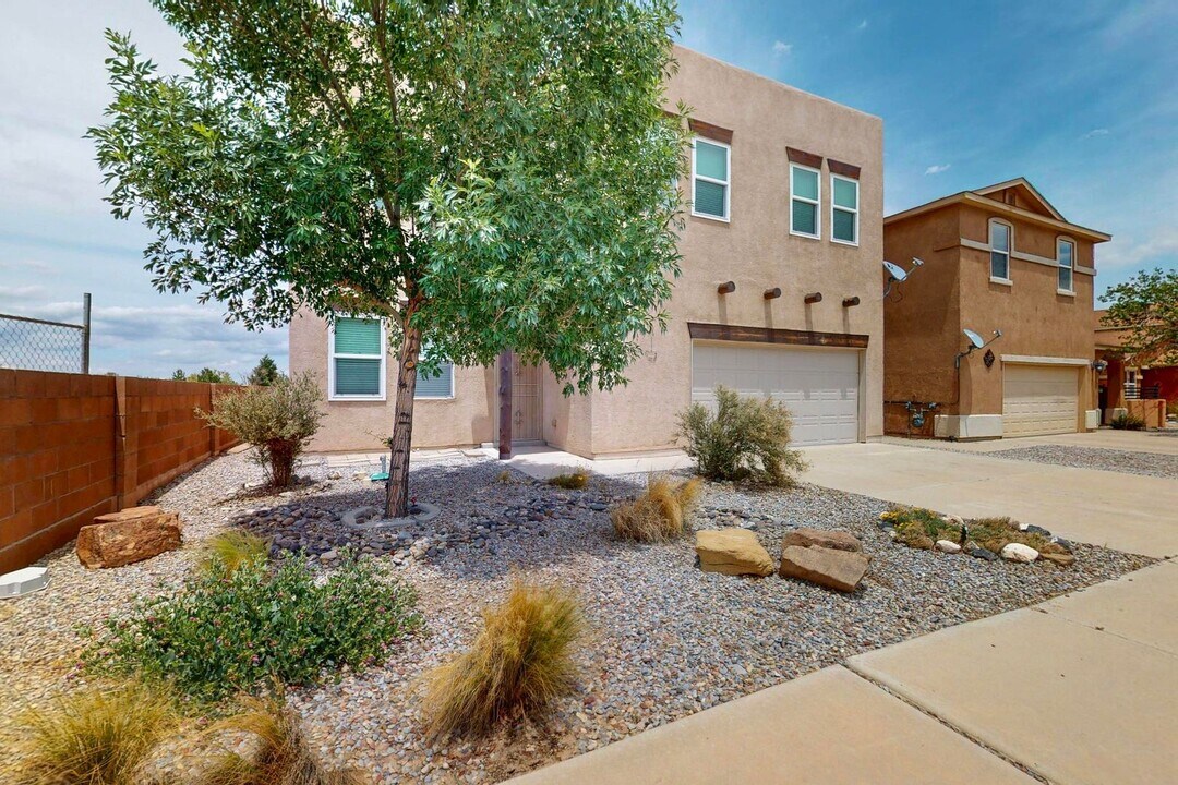7339 Williamsburg Rd NW in Albuquerque, NM - Building Photo