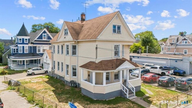725 Beechwood Ave in Bridgeport, CT - Building Photo - Building Photo
