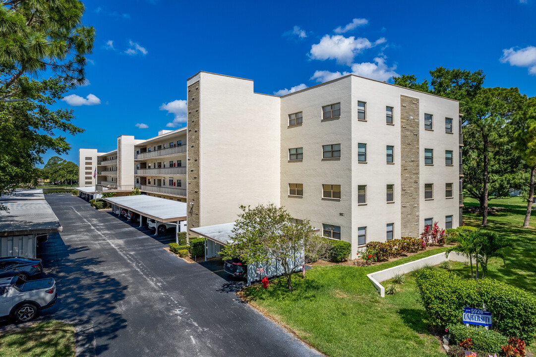 Terrace Park of Five Towns in St. Petersburg, FL - Building Photo