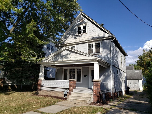 property at 906 Middle Ave