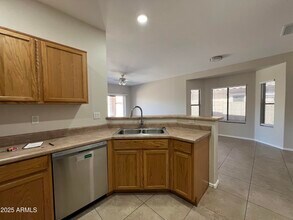 10245 E Kiva Ave in Mesa, AZ - Building Photo - Building Photo