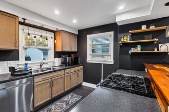 1140 Trumbull Ave SE in Warren, OH - Building Photo - Building Photo