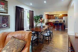 2002 Ridgemont Rd in Grosse Pointe Woods, MI - Building Photo - Building Photo