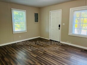 1421 W Walnut Ave in Gastonia, NC - Building Photo - Building Photo