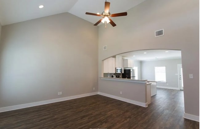 124 Waverly Dr in Bryan, TX - Building Photo - Building Photo