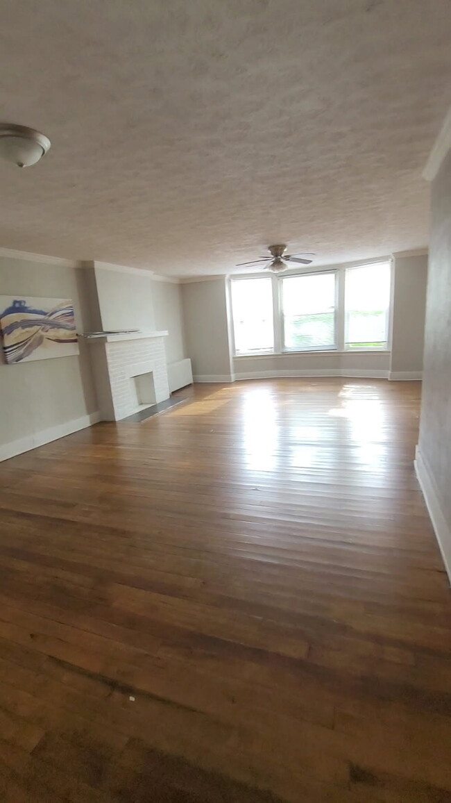 184 S Washington St, Unit 184 Floor 2 in Tiffin, OH - Building Photo - Building Photo